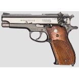 Smith & Wesson Mod. 39, "1st Generation DA 9 mm" Kal. 9 mm Luger, Nr. 30692. Blanker Lauf, Länge 4".