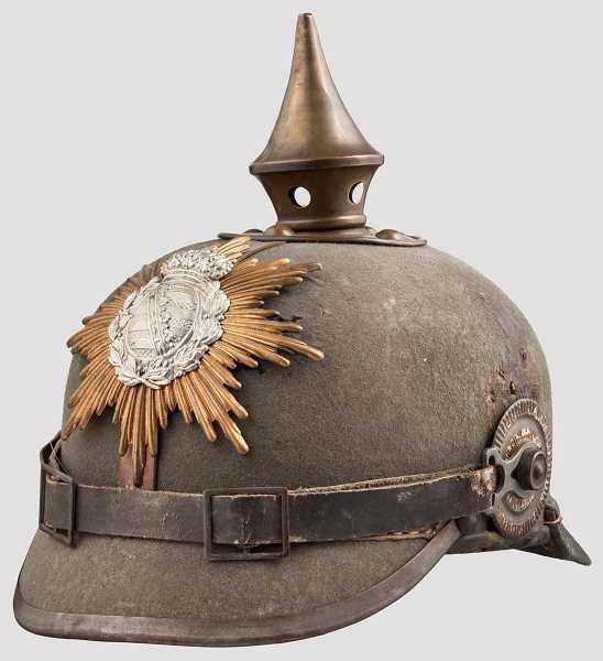 Helm um 1915 für Mannschaften der Infanterie Ersatzfertigung aus feldgrauem Filz mit