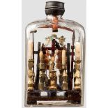 Geduldsflasche (sog. Eingericht), süddeutsch, 19. Jhdt. Rechteckige Glasflasche mit Schraubdeckel