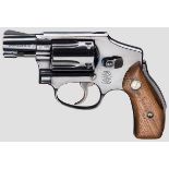 Smith & Wesson Mod. 40, "The Centennial" Kal. .38 S & W Spl., Nr. L848. Blanker Lauf, Länge 2".