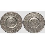 Zwei Kaiserteller, Nürnberg um 1630 und um 1700 Unterschiedliche Reliefteller aus Zinn. Ein Teller