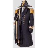 Uniformensemble für Offiziere der königlichen Marine um 1930 Langer Uniformrock aus feinem,