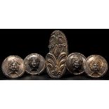 Goldplattierte Silberphaleren von einem Kopfzaumzeug, hellenistisch, 3. - 2. Jhdt. v. Chr. Vier