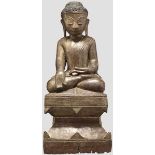 Buddha Bhumisparsha Mudra, vermutlich Indien oder Burma, 18./19. Jhdt. Holz in goldener, etwas