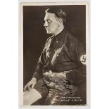 Adolf Hitler - eigenhändig signierte Portraitpostkarte aus dem Nachlass einer Gröbenzeller DRK-