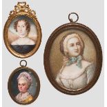 Drei Portrait-Miniaturen, 1. Hälfte 19. Jhdt. Jeweils ovale Miniatur einer jungen Frau gemalt auf