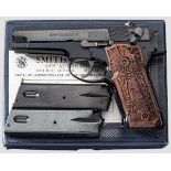 Smith & Wesson Mod. 59, "14-Shot Autoloading Pistol", im Karton Kal. 9 mm Luger, Nr. A354409.