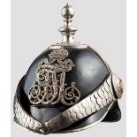 Helm für Inspektoren der k. k. Wiener Sicherheitswache um 1900 Korpus aus schwarz lackiertem