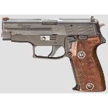 Sig-Sauer P 225, Vorserie CH Kal. 9 mm Luger, Nr. 71814 (nur eine, unübliche S/N). Blanker Lauf,