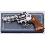 Smith & Wesson Mod. 66-1, "The .357 Combat Magnum Stainless", im Karton Kal. .357 Mag., Nr. 62K2982.