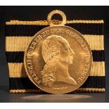 Große Tiroler Erinnerungs- und Verdienstmedaille 1797 in Gold In Dukatengold geprägte Medaille zu 10