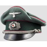 Schirmmütze für Offiziere im Generalstab Sattelform aus feinem, feldgrauem Tuch mit dunkelgrünem