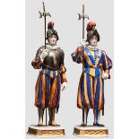 Zwei Figuren der Schweizer Garde, Porzellanmanufaktur Volkstedt, 20. Jhdt. Farbiges, glasiertes