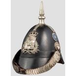 Helm M 1848 für die Landwehr-Infanterie Schwarz lackierte Lederglocke mit silbernen Beschlägen und