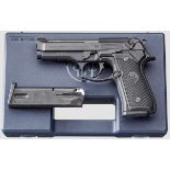 Beretta Mod. 92 FS Centurion, im Koffer mit Umkarton Kal. 9 mm Luger, Nr. F05202Z. Blanker,