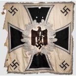 Bataillonsfahne der Infanterie Weiße Seide mit dreiseitigem Silberfransenbehang. Beidseitig