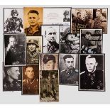 Autographen von zehn Schwerter-/Eichenlaub- oder Ritterkreuzträgern der Waffen-SS Nachkriegszeit.