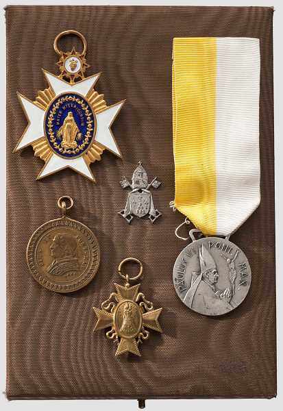 Papst Paul VI. - silberne Benemerenti-Medaille für Verdienste um das heilige Jahr 1975, im Etui