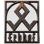 Hausschild "Erbhof" Geschwärzter Eisenschild mit durchbrochener Odalrune und Schriftzug "Erbhof".