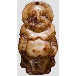 Glücks-Buddha, China, 19. Jhdt. Aus grünlich/brauner Jade plastisch geschnittener, kleiner Buddha