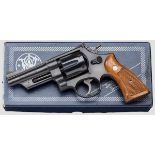 Smith & Wesson Mod. 28-2, "The Highway Patrolman", im Karton Kal. .357 Mag., Nr. N297228. Blanker