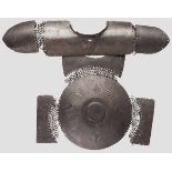 Mehrteiliger Plattenpanzer (Krug), osmanisch, 16. Jhdt. Hintere Kragenplatte mit zwei an
