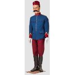 Uniformfigur eines Gefreiten der k. u. k. Ulanenregimenter um 1916 Schirmlose Kappe aus krapprotem