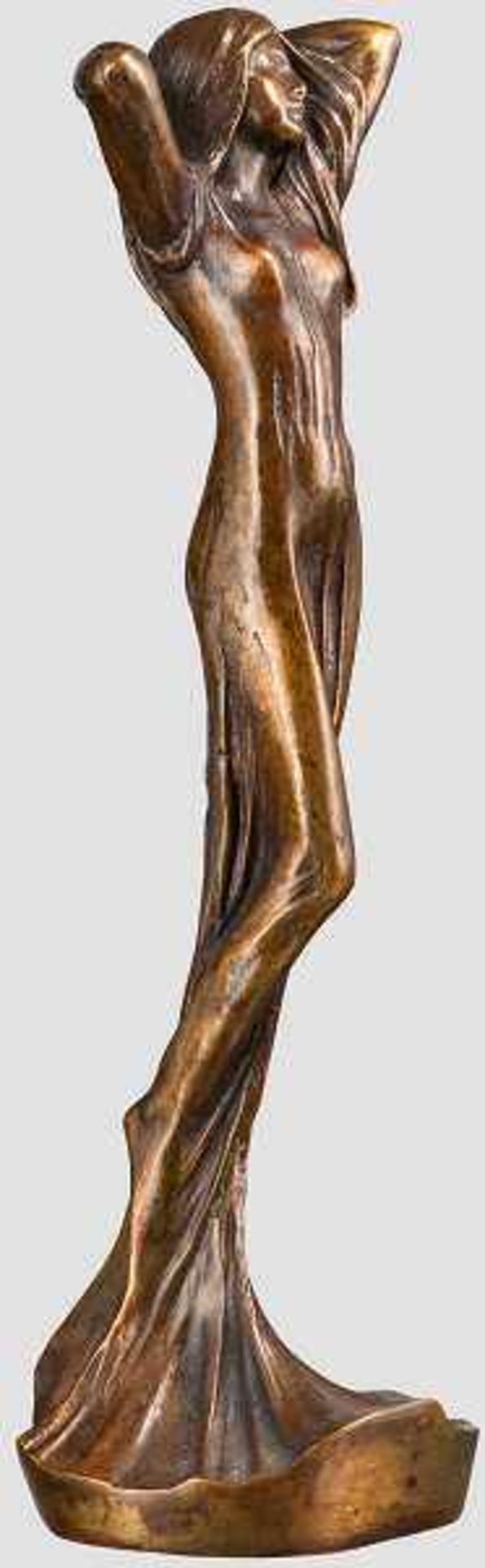 Jules Caussée (1891 - 1914) - Frauenfigur Art Nouveau Bronze. Stehende Frau in langem Gewand, die
