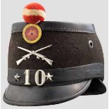 Tschako für Mannschaften der Infanterie, 19./20. Jhdt. Korpus mit schwarzem Filz bezogen (berieben),