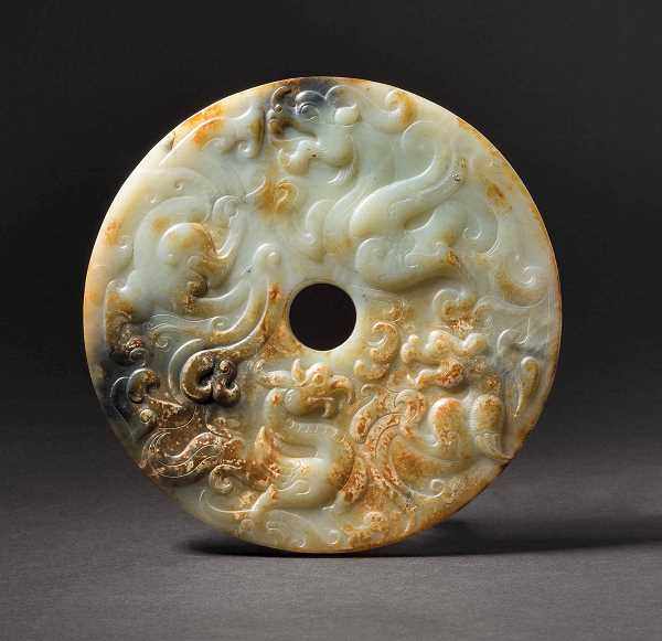 A Jade Bi-disc with Dragon and Phoenix Design, Tang Dynasty 唐代龍鳳紋玉璧 Tang carvers became highly