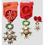 Dritte Französische Republik (1871 - 1940) - zwei Offizierskreuze und Miniatur Aus vergoldetem