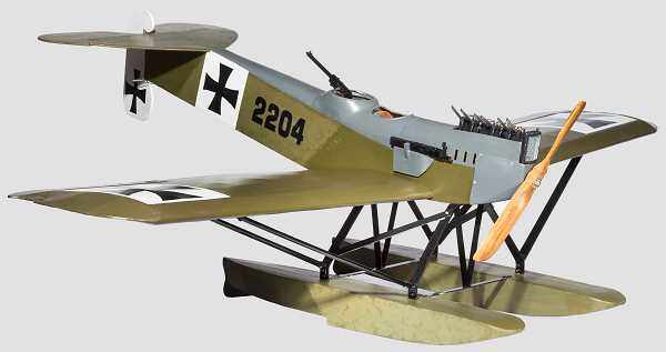 Flugfähiges Modell einer Hansa-Brandenburg W.33 - 2204 Maßstabsgetreues Modell dieses zweisitzigen