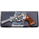 Smith & Wesson Mod. 624, "The Model of 1985 .44 Target Stainless", im Karton Kal. .44 S & W Spl.,