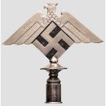 Fahnenspitze der NS-Beamtenfachschaft Vernickelte Messingfahnenspitze in Form des Emblems der