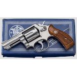 Smith & Wesson Mod. 65-2, "The .357 Military & Police Heavy Barrel Stainless", im Karton Kal. .357