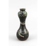 Cloisonné-Vase, China um 1900, gezogene Kalebassenform mit umlaufendem Drachenmotiv auf schwarzem