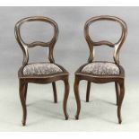 Sitzgruppe, Louis-Philippe um 1860, bestehend aus Tisch und vier Stühlen, Mahagoni massiv/