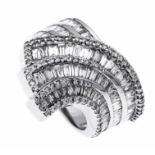 Brillant-Ring WG 750/000 mit Diamant-Baguettes und Brillanten, zus. 2,30 ct TW/VS-SI, RG 53, 11,0 g