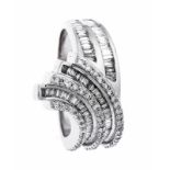 Brillant-Ring WG 750/000 mit 76 Diamant-Baguettes, zus. 0,71 ct und 50 Brillanten, zus. 0,46 ct W/