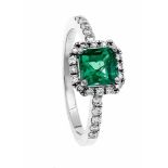 Smaragd-Brillant-Ring WG 750/000 mit einem excellenten fac. Smaragd 5 mm in excellenter Farbe und