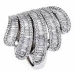 Brillant-Ring WG 750/000 mit 352 Diamant-Baguettes und Brillanten, zus. 2,38 ct TW/VS-SI, RG 56,