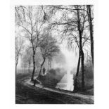 Hans Saebens (1895-1969), "Wanderer im Nebel", Fotografie, 1930er Jahre / 1989, auth., liz.