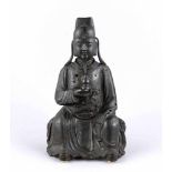 Bronzefigur, China, 17./18. Jh., figürliche Darstellung eines kaiserlichen Beamten im Drachengewand.