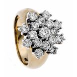 Brillant-Ring GG/WG 585/000 mit 17 Brillanten, zus. 2,0 ct W/lupenrein, RG 56, 12,0 g, mit