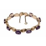 Amethyst-Armband RG 750/000 mit 8 fac. Amethysten 10 x 8 mm in guter Farbe, Kastenschließe mit SI-