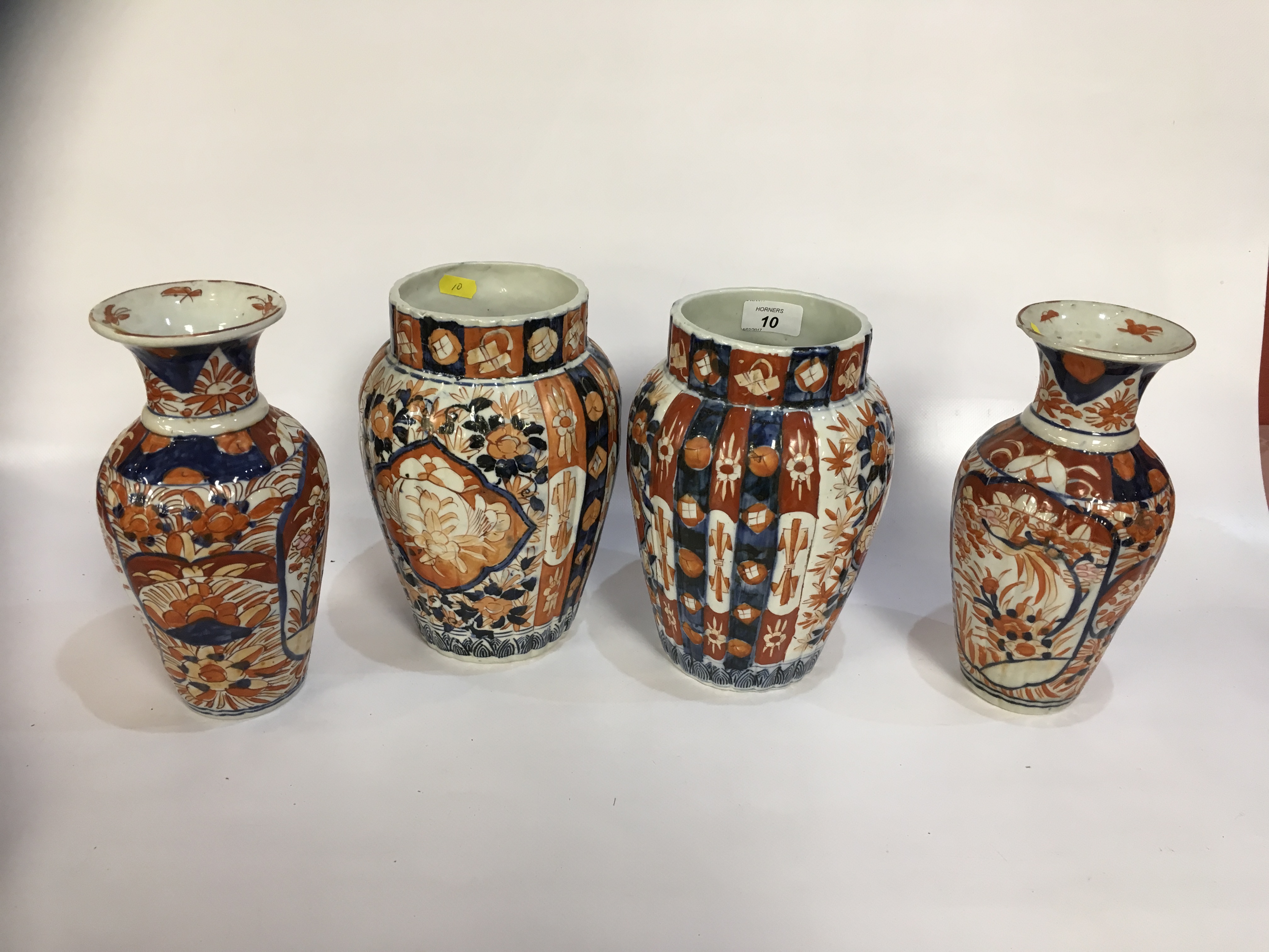 TWO PAIRS OF IMARI VASES - Image 2 of 2