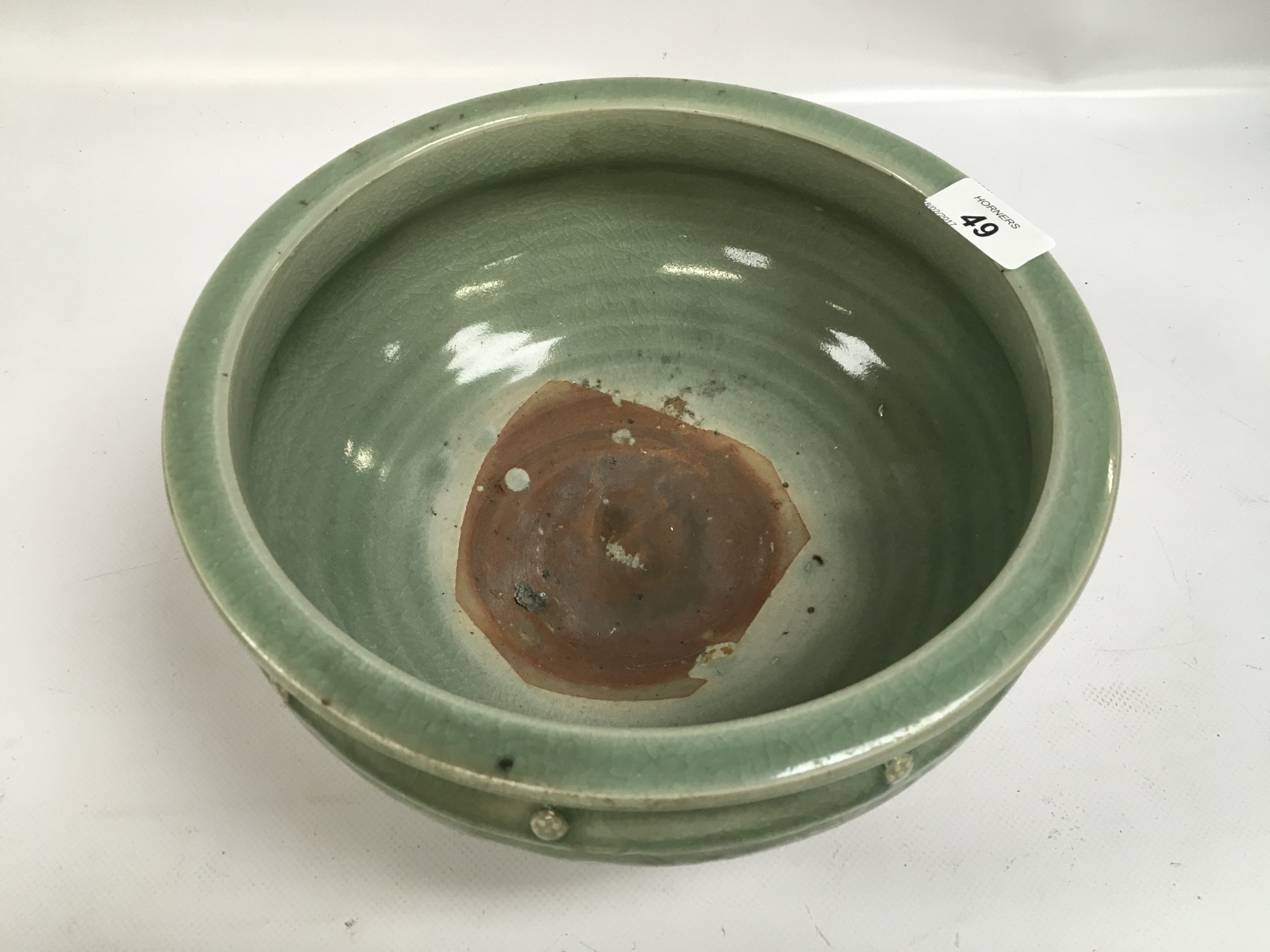 CHINESE CELADON BOWL ON TRIPOD FEET,