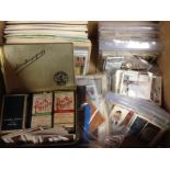 BOX OF MIXED CIG/TRADE CARDS,