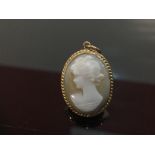 CLASSIC 9CT GOLD SHELL CAMEO PENDANT