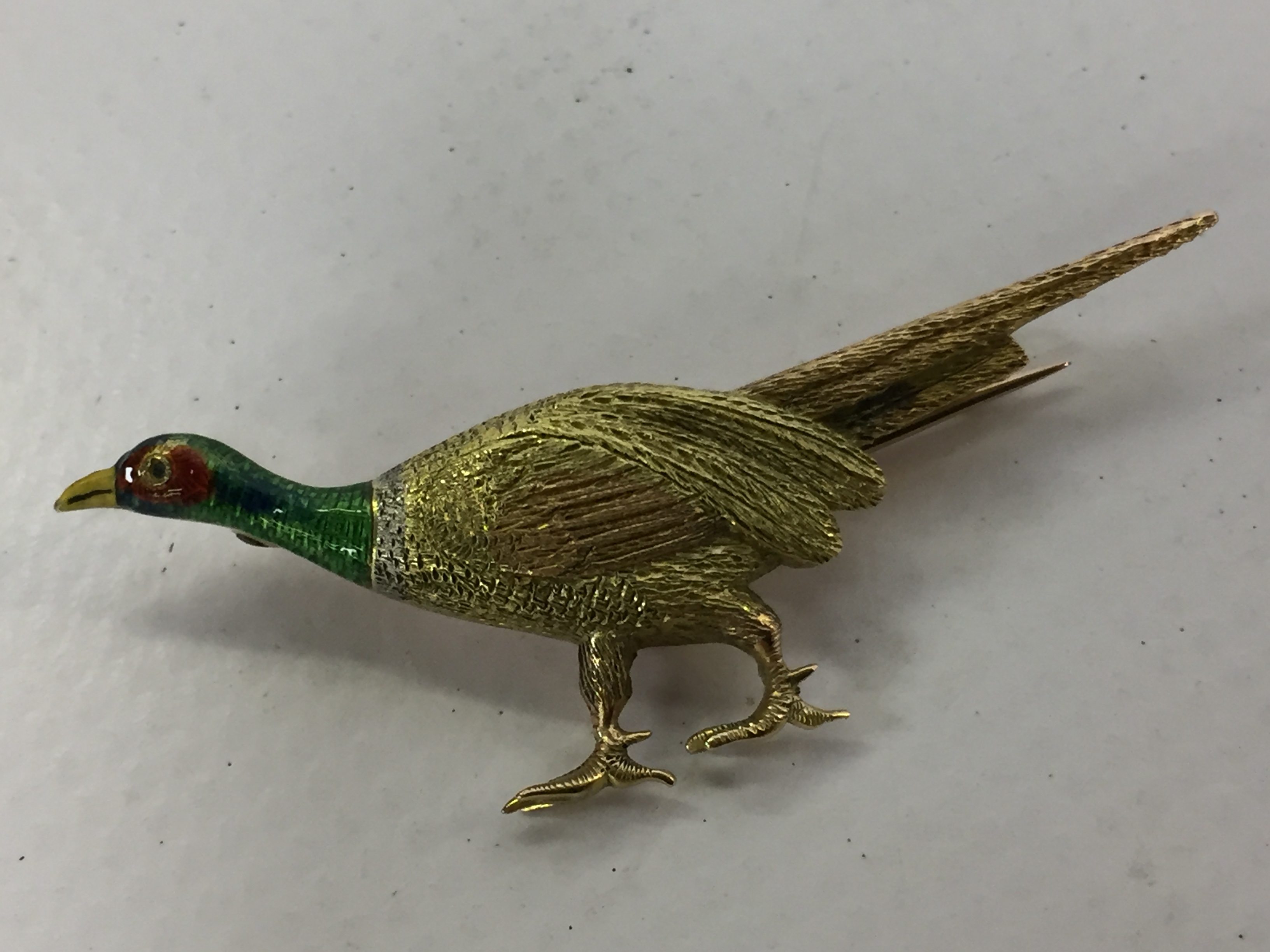 A 15CT GOLD AND ENAMEL PHEASANT BROOCH. - Image 2 of 3